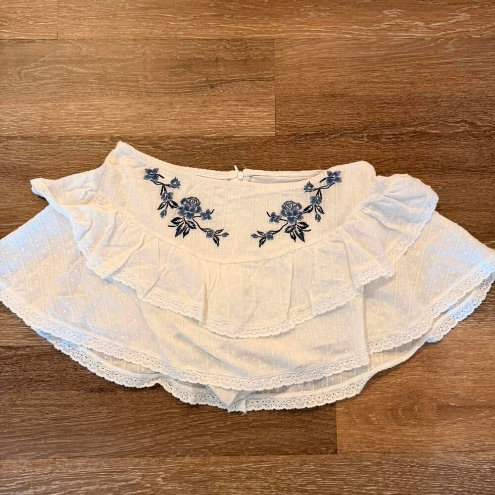 Altard State 100% cotton white mini skirt with blue floral detailing